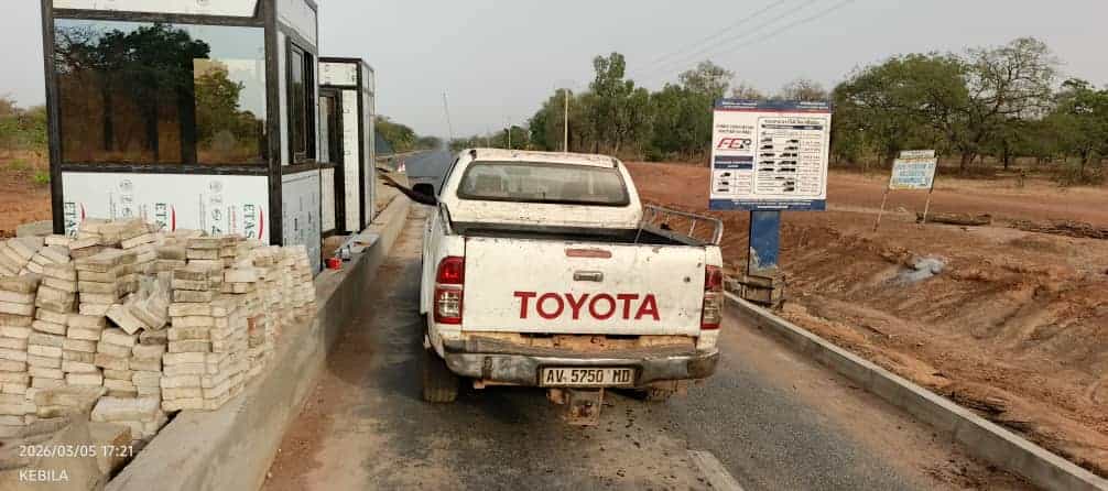 Construction du poste de péage de Kebila